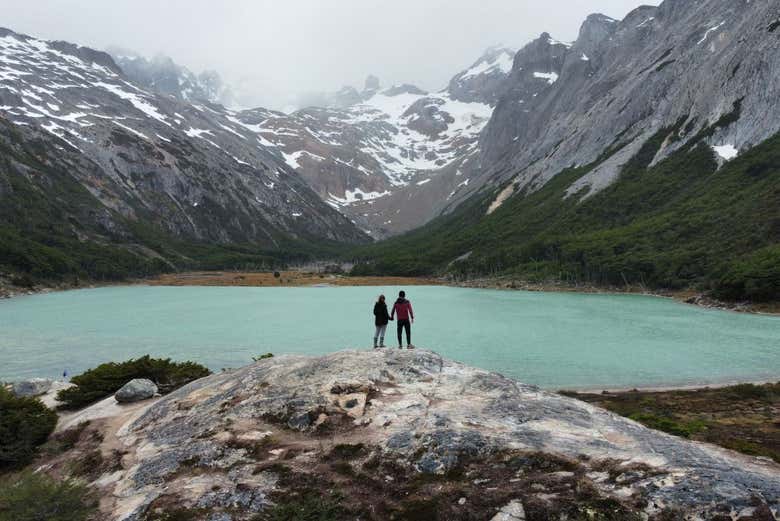 Contemplando la Laguna Esmeralda