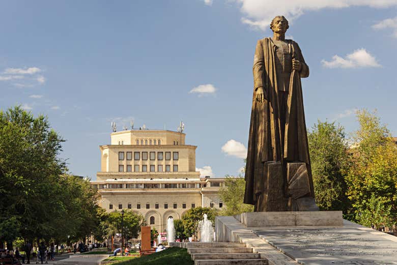 Sculpture of the political and military leader Garegin Nzhdeh