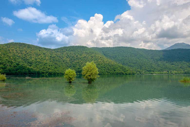 The idyliic Nohur lake