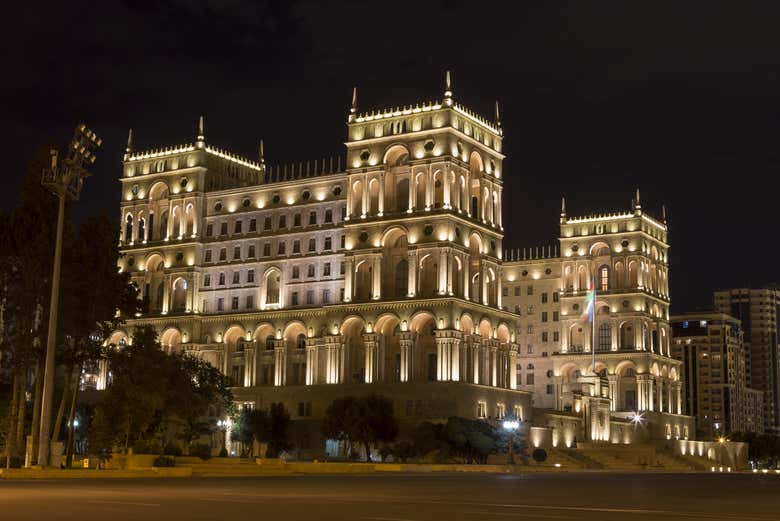 Night tour of Baku