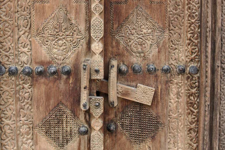 Puertas de la casa de Isa Bin Ali