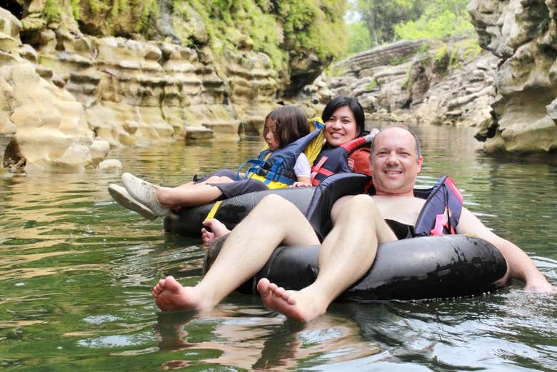 Tubing en el río South Stann Creek