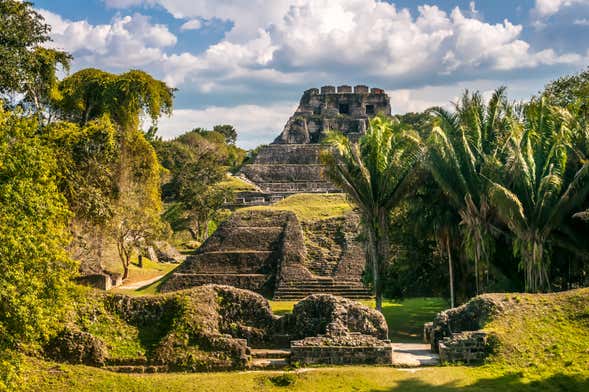 Excursión a Yaxhá