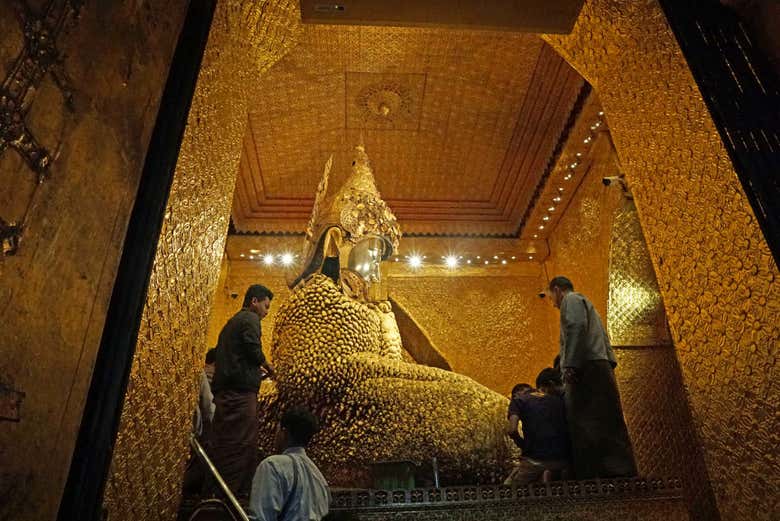 Buda de Mahamuni, o mais venerado do Myanmar