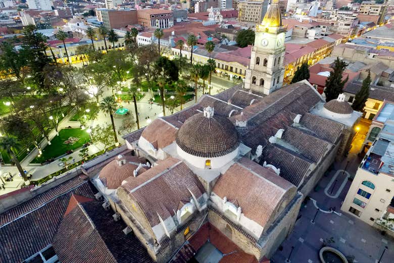 Catedral de San Sebastián iluminada