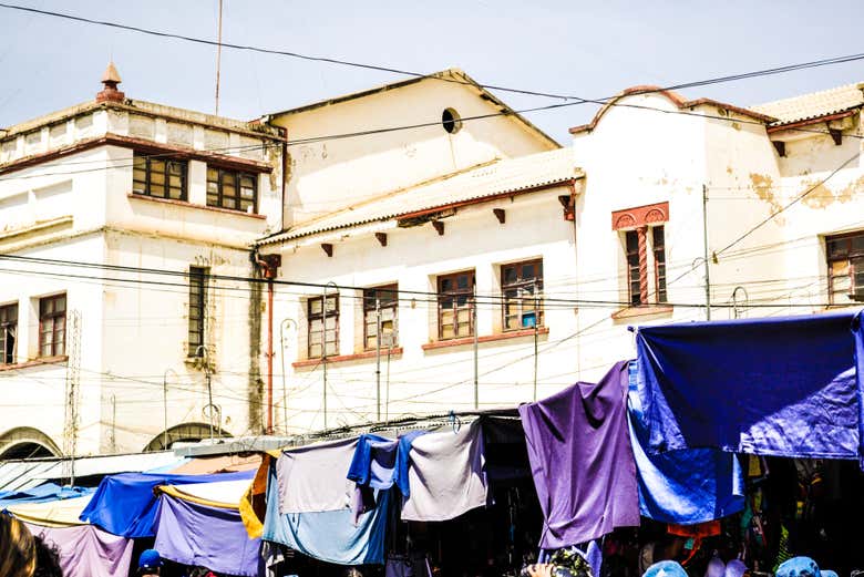 Visit the Cancha market