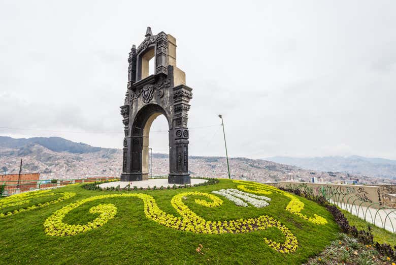 Monumento en el mirador de Killi Killi