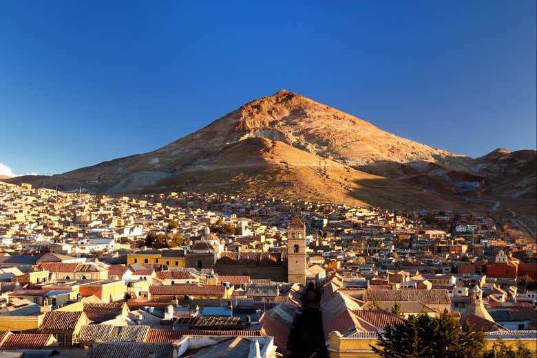 Potosí y la montaña Cerro Rico