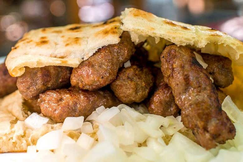 Plato de Cevapi