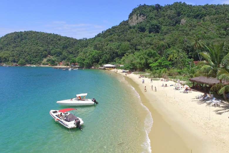 Fly over Praia das Flechas on Gipóia Island