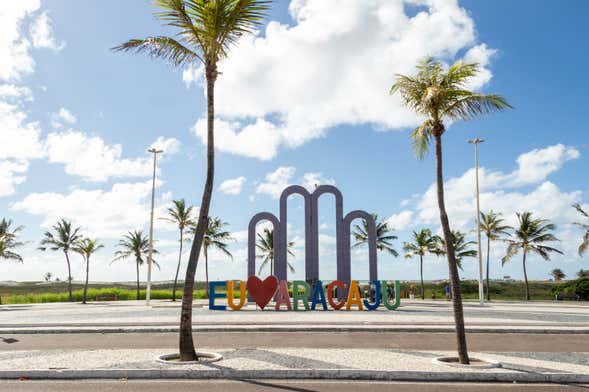 Tour por Aracaju e praia de Aruana