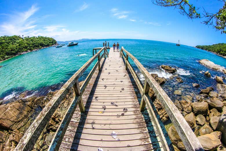 Paseo por la playa de Bombinhas