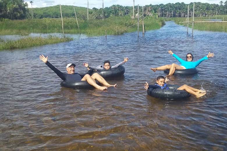 Passeio de boia pelo rio Formiga