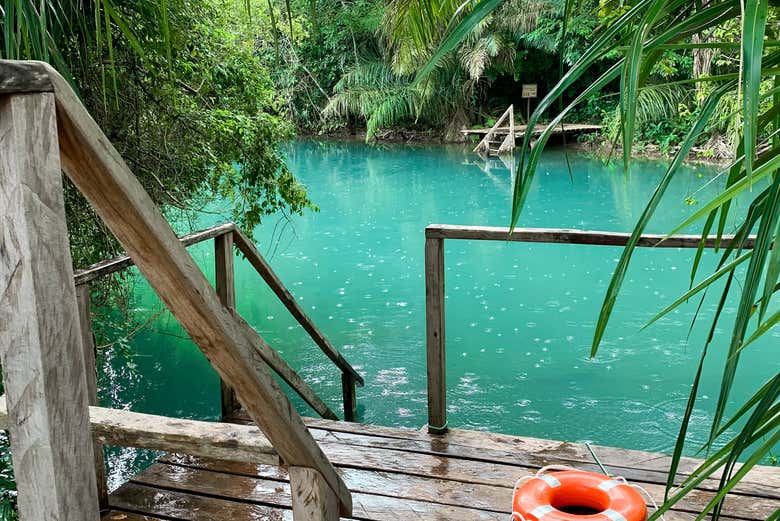 Águas cristalinas do balneário 