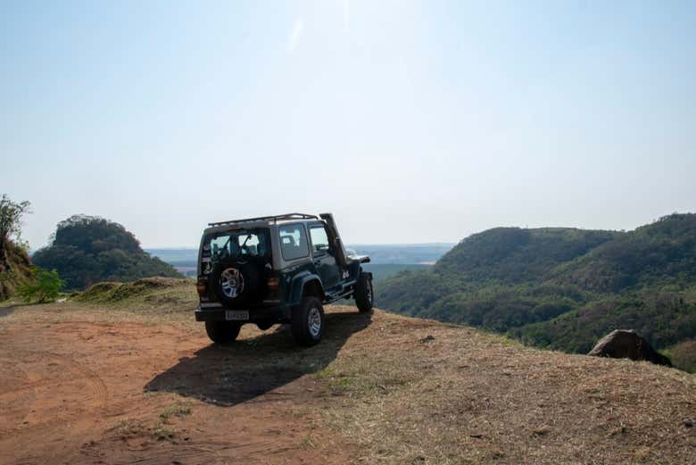 Contemplando as vistas do Morro do Peru