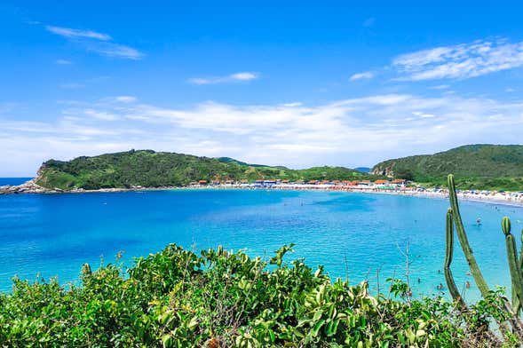 Passeio de catamarã por Cabo Frio