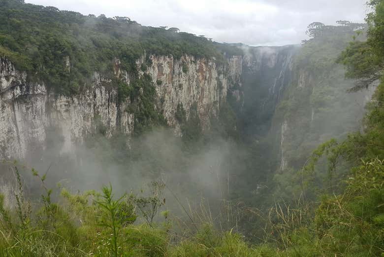 Explore the Itaimbezinho Canyon