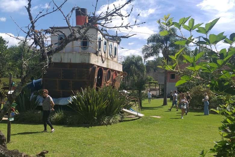 Visiting a rural farm in Flores da Cunha