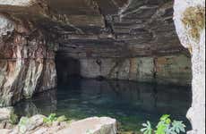 Trilha pelas cavernas da fazenda Água Fria e gruta da Lagoa Azul