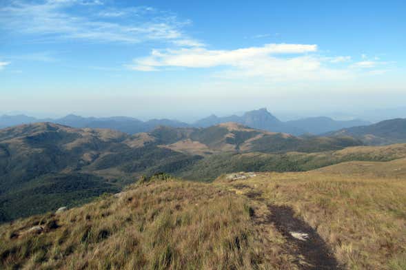 Senderismo por el cañón da Faxina o el pico Araçatuba