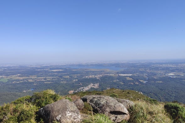 Trilha pelo Morro Pão de Loth ou Anhangava em Quatro Barras