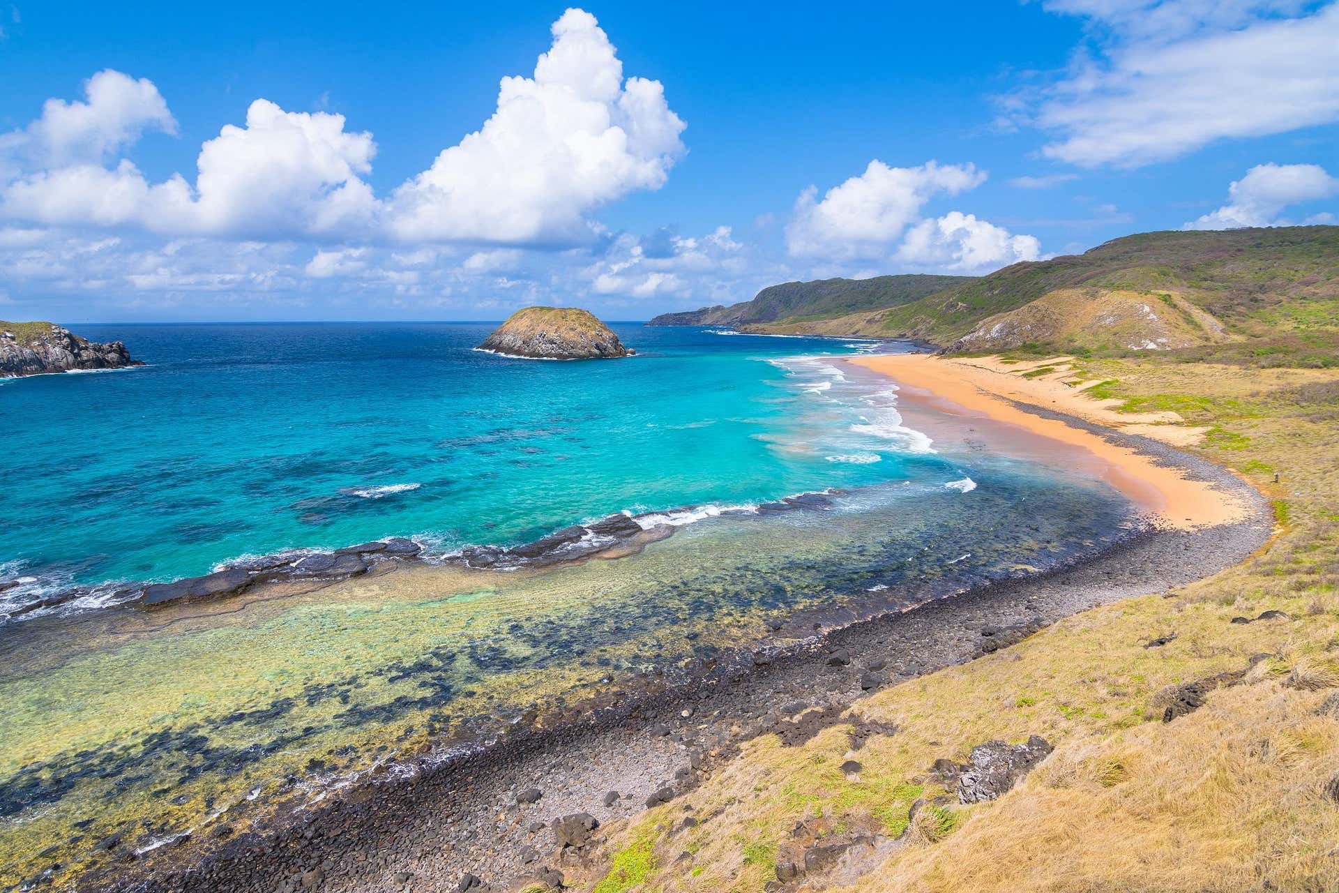 Capim Açu + Leão Beach Hiking Tour from Fernando de Noronha