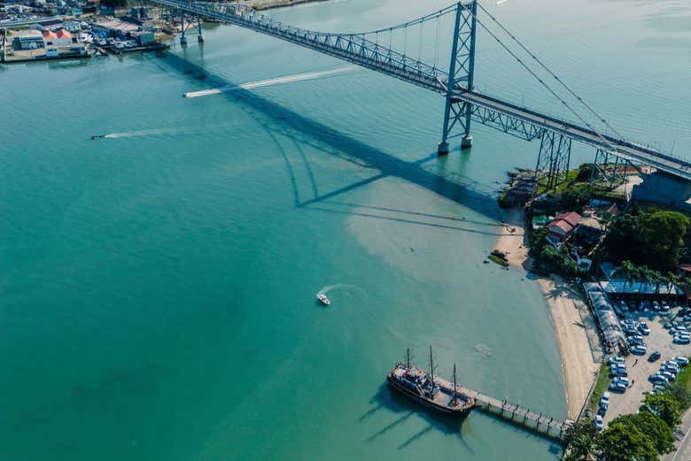 Vista aérea del puente Hercílio Luz