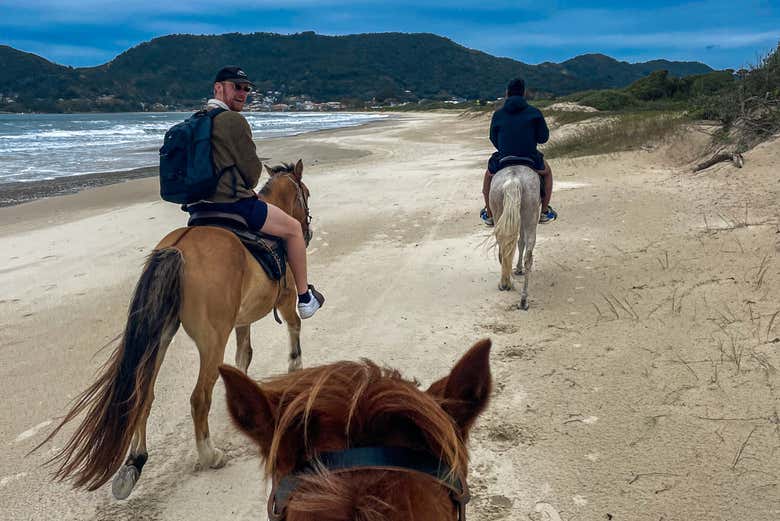 Vamos cavlagar na praia!