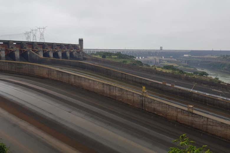 Panorâmica da represa de Itaipú