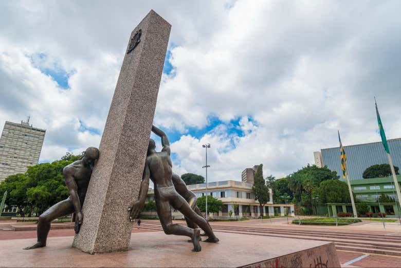 Monumento às Três Raças