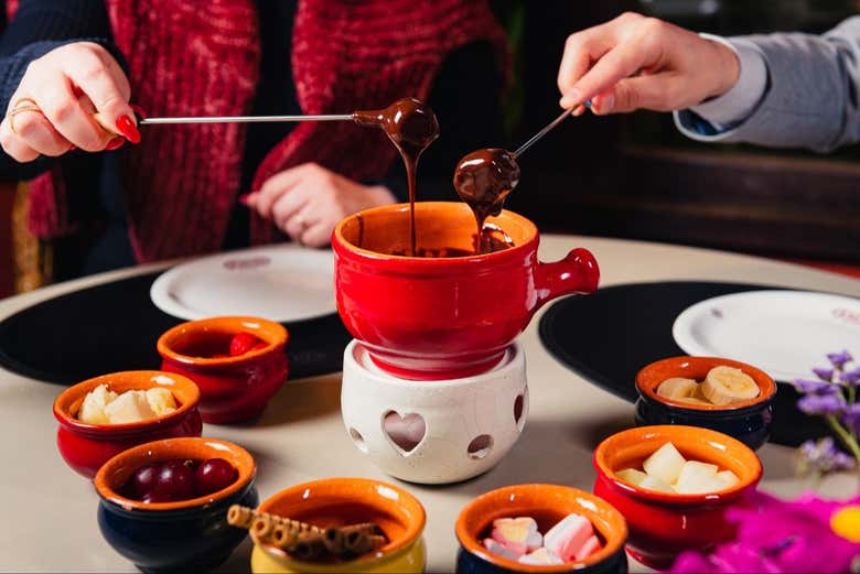 Vous dégusterez une fondue au chocolat