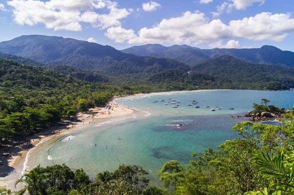 Excursão à praia de Castelhanos de jipe e barco