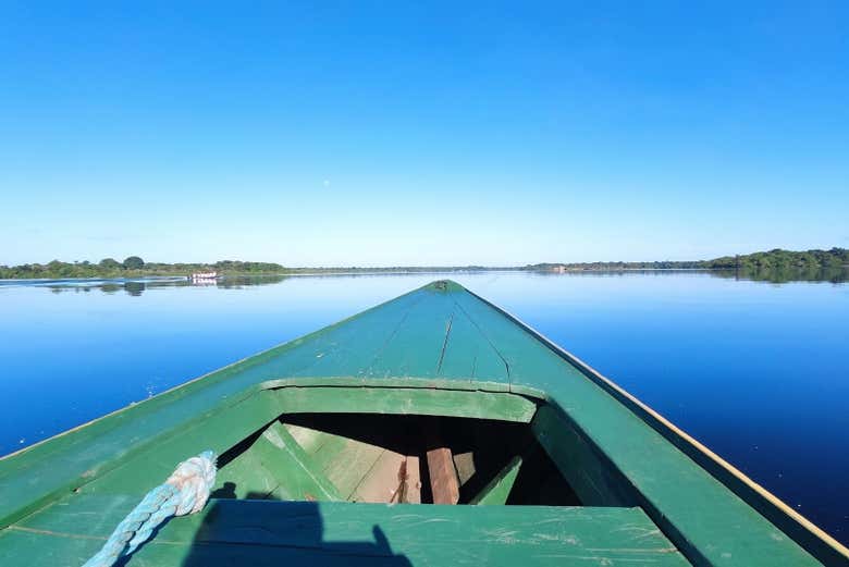 Navegando por las tranquilas aguas de río Negro