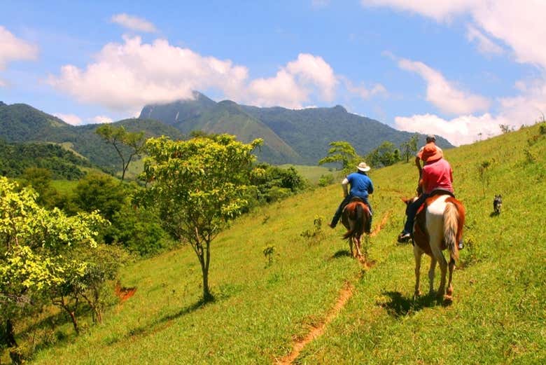 Passeando a cavalo em Bocaina