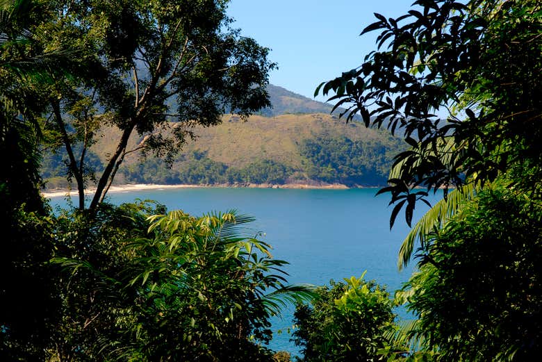 Walk along the coast of Paraty