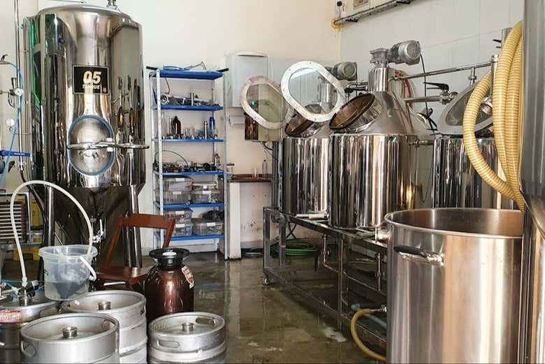 Sala de produção da cerveja artesanal