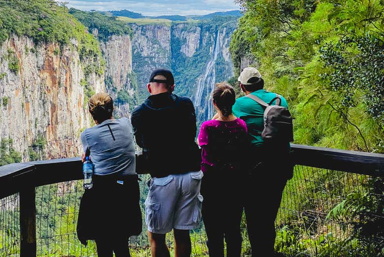 Contemplando las cascadas del cañón Itaimbezinho