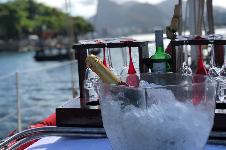 Aperitif with drinks on the sailing boat