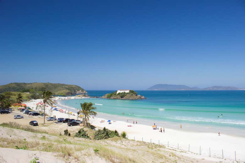 Visit the dream-like beaches of Cabo Frio!