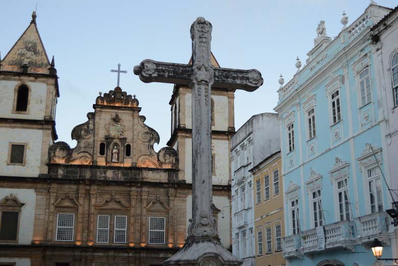 Cruzeiro de São Francisco e Sociedade dos Desvalidos