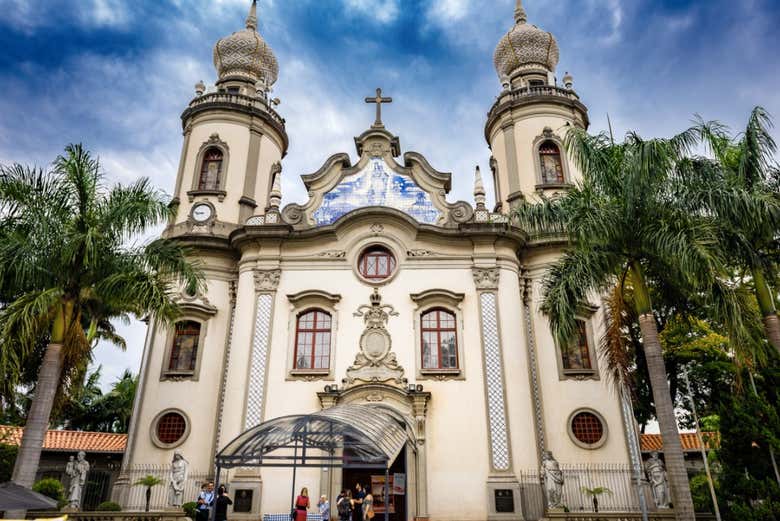 Fachada da igreja Nossa Senhora do Brasil