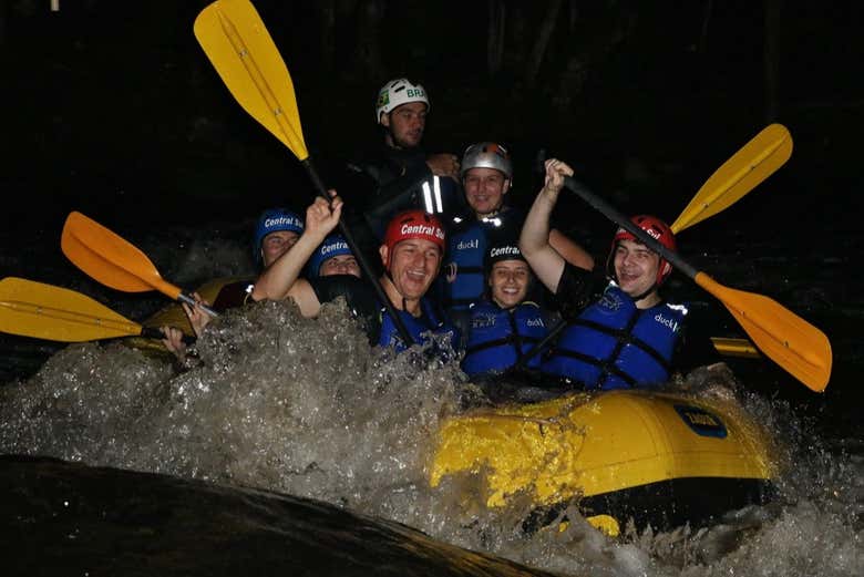 Rafting noturno em Três Coroas