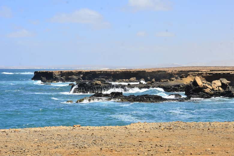 Travel to the western coast of Boa Vista