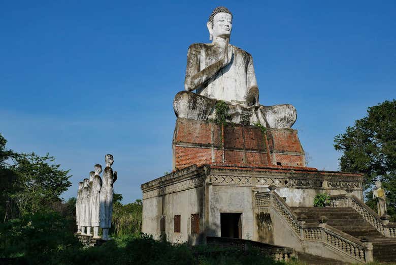 Exploring the historic Wat Ek Phnom temple in Battambang