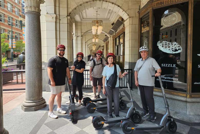 Todo preparado para comenzar la ruta en patinete eléctrico