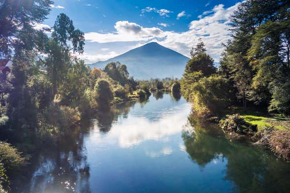 Trekking de ascenso al volcán Hornopirén