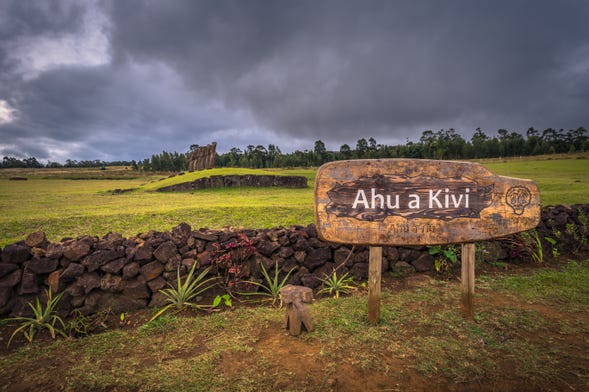 Excursión privada a Ana Kakenga y Ahu Akivi