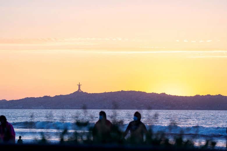 See a stunning sunset over the horizon