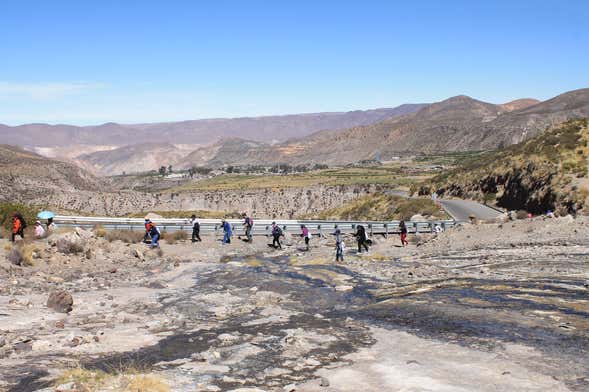 Randonnée aux bains thermaux de Jurasi