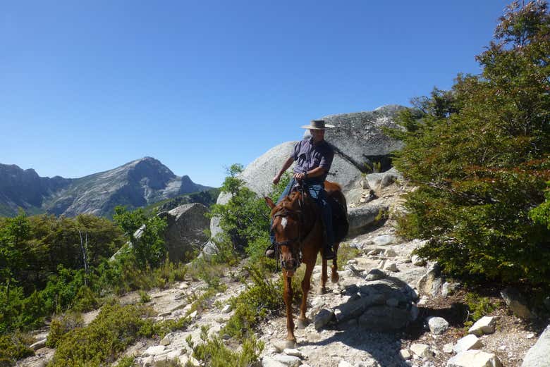 Cabalgando por el Valle Hermoso